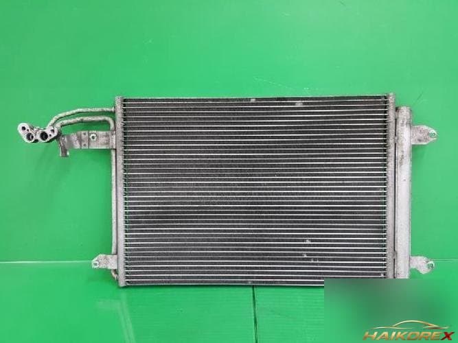 Volkswagen Golf 2012 — конденсор кондиционера 1K0820411N