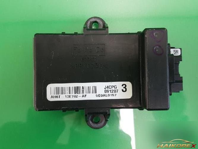 Ford Taurus 2010 — модуль ETACS/BCM AH6T 13E702 AF 1
