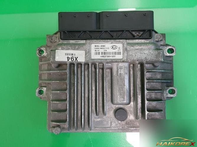 Kia Carnival 2009 — блок управления двигателем ECU 39104 4X945 1