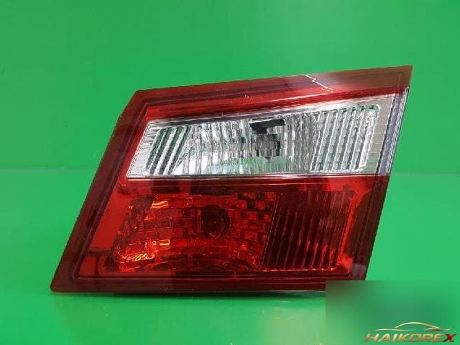 Renault SM5 2012 — накладка крышки багажника (с фонарём) 265500030R 5