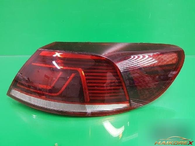 Volkswagen CC 2009 — комбинированный фонарь задний правый 3C8945208M
