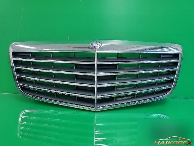 Mercedes-Benz E-Class 2009 — решётка радиатора A211 880 1683