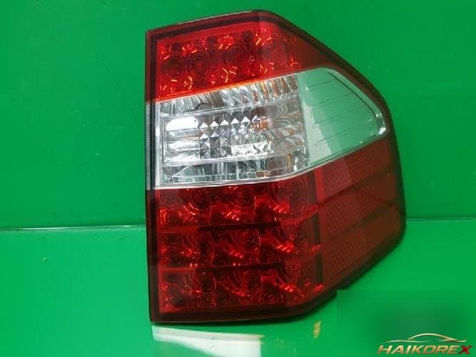 Kia Mohave 2011 — комбинированный задний фонарь правый (пассажирской стороны) 92402 2J101