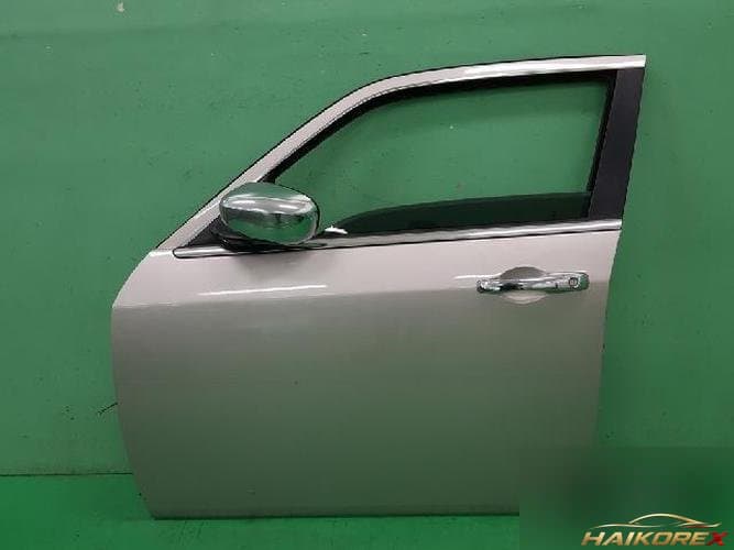 Chrysler 300 2009 — передняя дверь левая