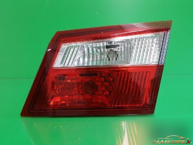 Renault SM5 2011 — накладка крышки багажника (с фонарём) 265500030R 10