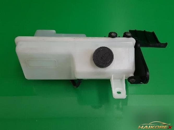 Hyundai Porter 2009 — бачок охлаждающей жидкости и омывателя в сборе 25430 4F100