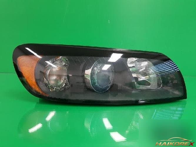 Volvo C30 2010 — фара правая 31214542