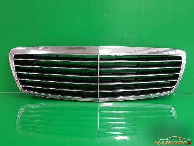Mercedes-Benz E-Class 2005 — решетка радиатора A2118800583