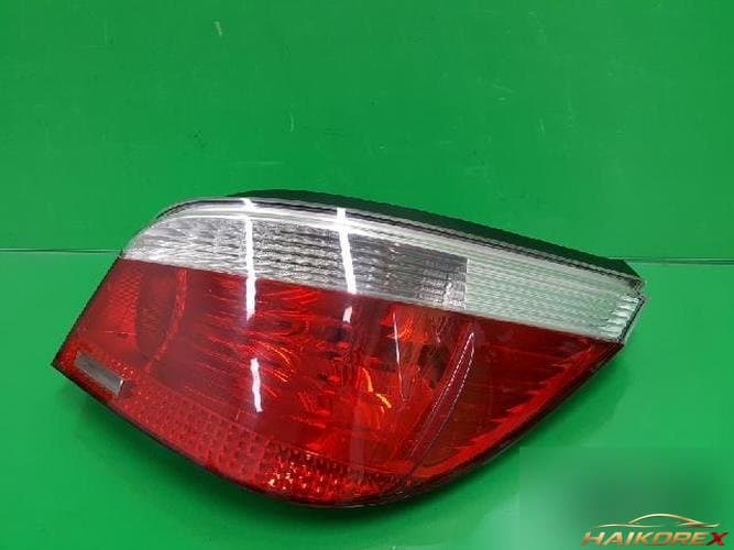 BMW 5 Series 2006 — комбинированный задний фонарь правый (пассажирский) 7165738