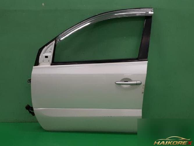 Renault QM5 2010 — передняя дверь левая 801010029R