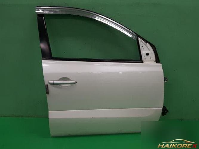 Renault QM5 2010 — передняя дверь правая