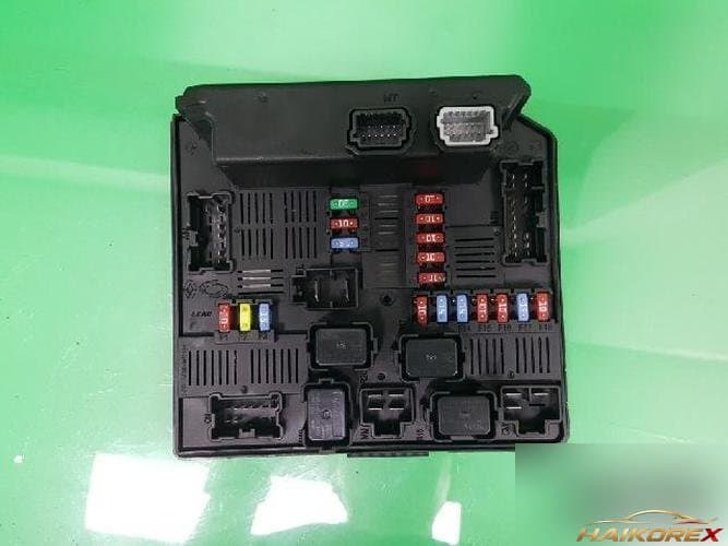 Renault QM5 2010 — блок предохранителей (подкапотный) 284B7 JY00A