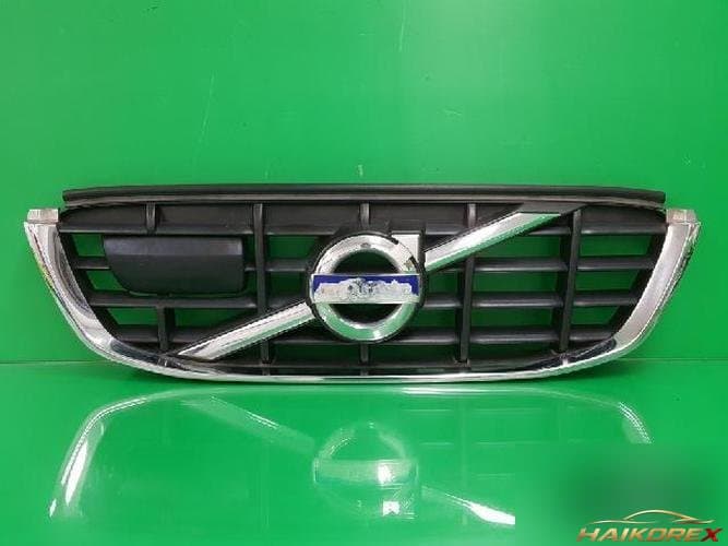 Volvo XC60 2010 — решётка радиатора