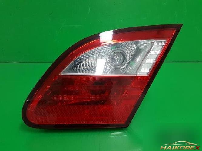 Chrysler Sebring 2007 — накладка крышки багажника с фонарём