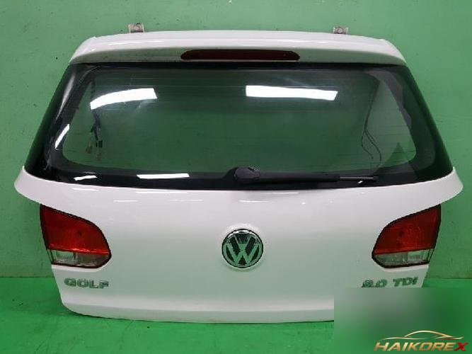 Volkswagen Golf 2010 — дверь багажника