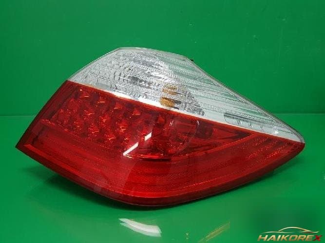 Hyundai Genesis 2008 — комбинированный фонарь задний правый (пассажирской стороны) 92402 3M000 7