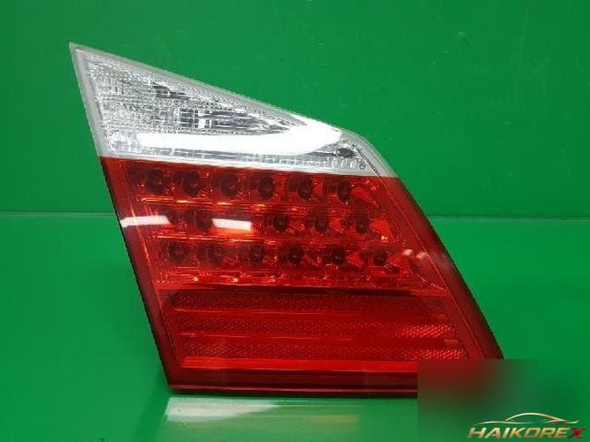 Hyundai Genesis 2008 — накладка задней двери левая 924033M000