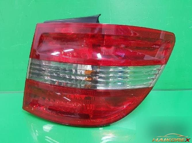 Mercedes-Benz B-Class 2008 — комбинированный задний фонарь правый A1698202664