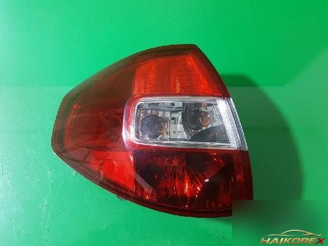Renault QM5 2009 — задний комбинированный фонарь левый (водительский) 26555JY00B