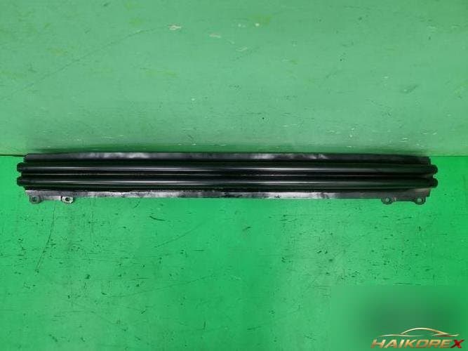 Volkswagen Golf 2008 — усилитель бампера задний