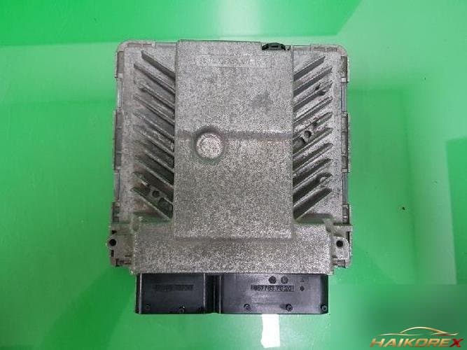 Volkswagen Golf 2008 — блок управления двигателем ECU 03G906018FB
