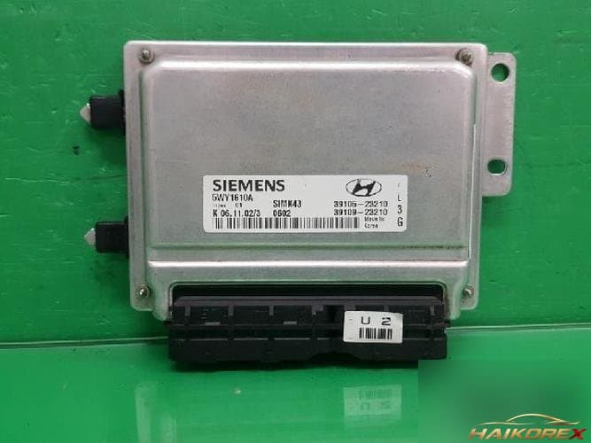 Hyundai Tucson 2002 — блок управления двигателем ECU 3910923210