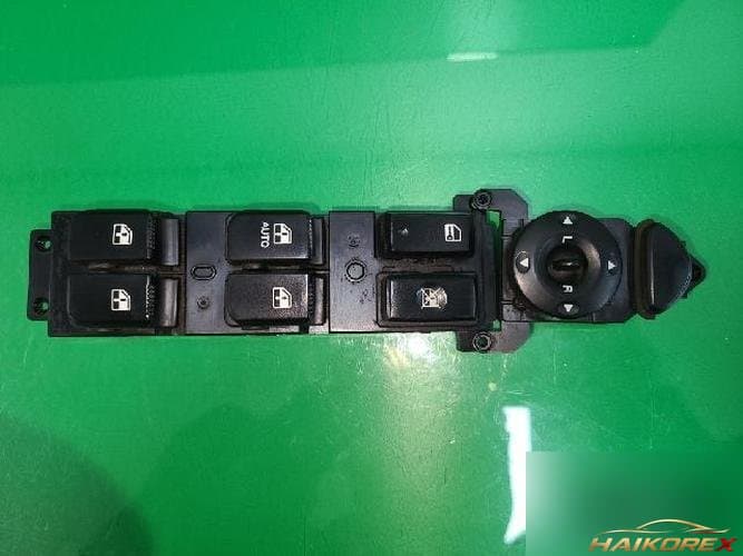 Hyundai Santa Fe 2006 — кнопка стеклоподъемника 935702B100S4 2