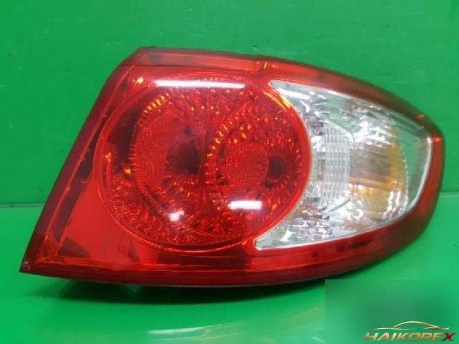 Hyundai Santa Fe 2006 — комбинированный фонарь задний правый (пассажирский) 92402 2B000 10