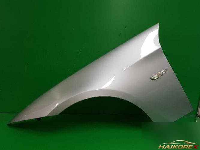 BMW 3 Series 2011 — крыло левое