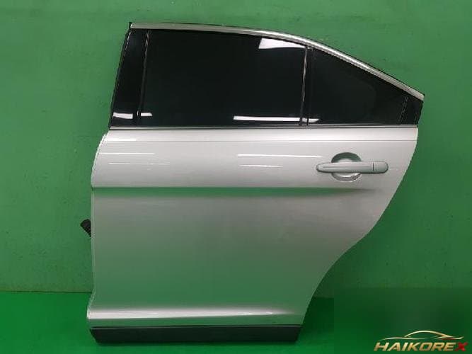 Ford Taurus 2010 — дверь задняя левая