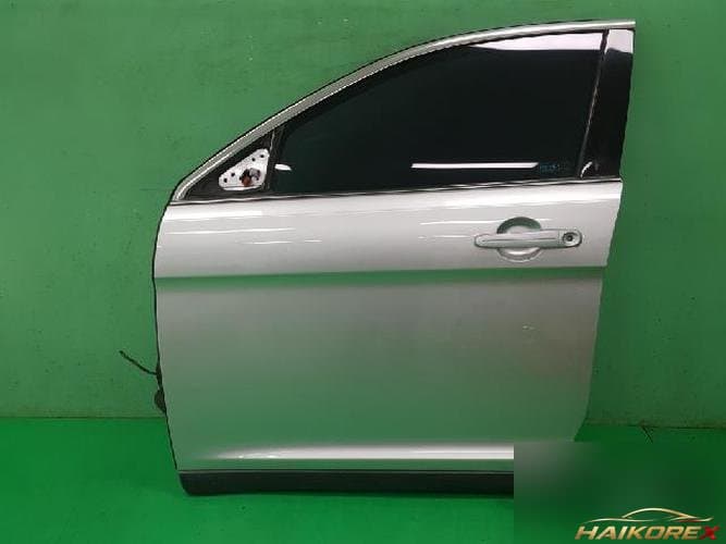 Ford Taurus 2010 — передняя дверь левая