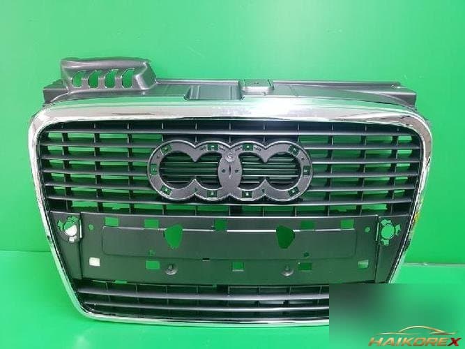 Audi A4 2009 — решетка радиатора