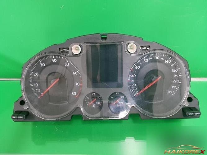 Volkswagen Passat 2006 — приборная панель 3C0920870F