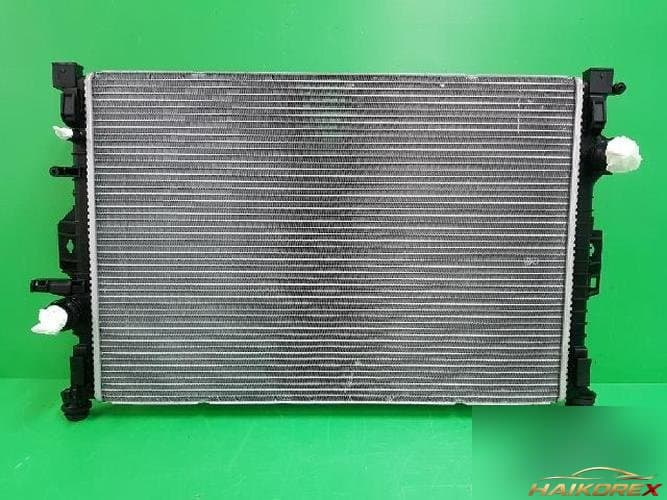 Land Rover Freelander 2007 — радиатор 6G91 8005 FD