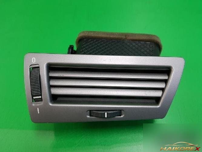 BMW 7 Series 2007 — панель приборов 6422 8223334