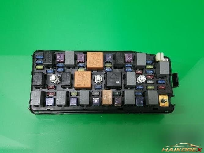 Daewoo Winstorm 2009 — блок предохранителей подкапотный №1