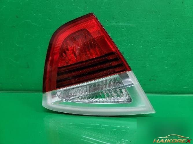 BMW 3 серия 2005 — крышка багажника белая