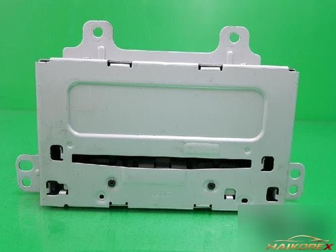 GM Daewoo Orlando 2012 — CD-плеер