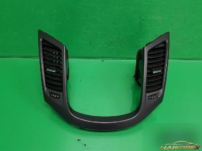 Chevrolet Orlando 2012 — панель приборов