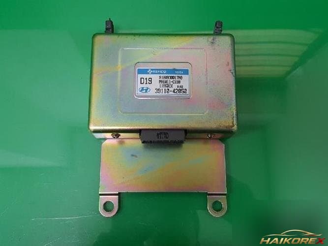 Hyundai Starex 2001 — блок управления двигателем ECU 39110-42050