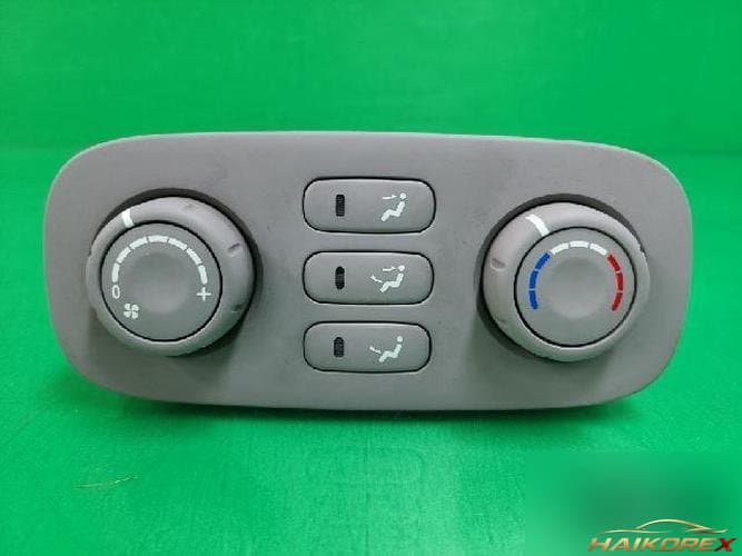 Kia Carnival 2006 — кнопка подогрева сидений 973404D050QW