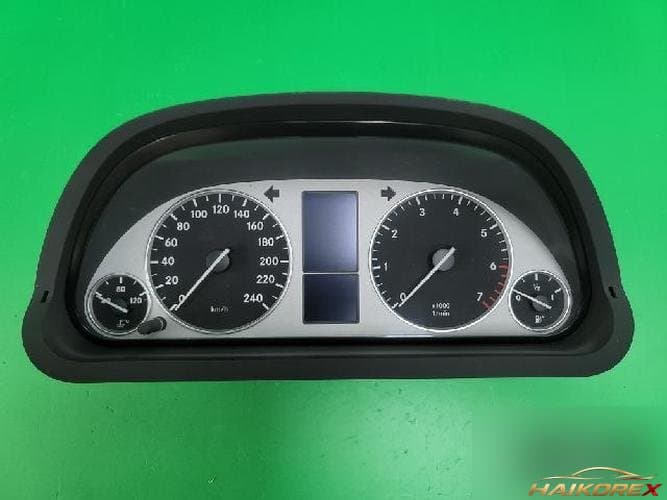 Mercedes-Benz B-класс 2009 — приборная панель A1694403311