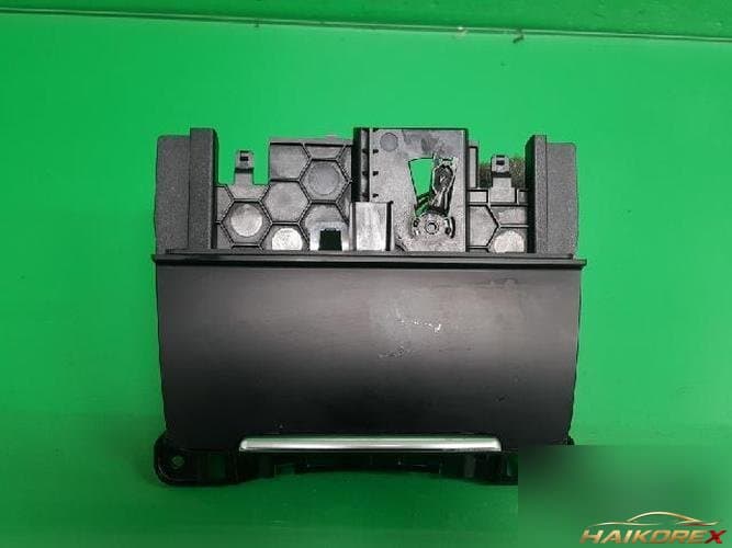 Audi A4 2010 — панель приборной доски 8K0857951 1