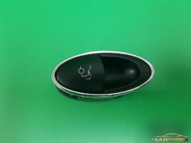 Mercedes-Benz E-Class 2003 — кнопка багажника