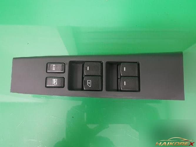Renault SM5 2008 — переключатель электростекла водителя