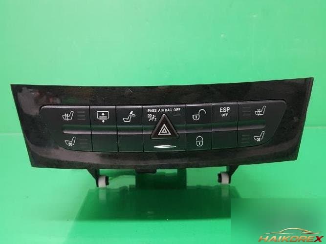 Mercedes-Benz E-Class 2005 — прочие детали A2116800552