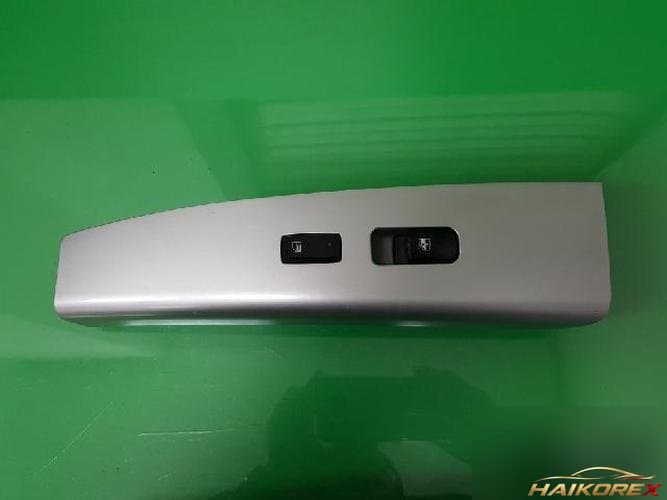 Hyundai Santa Fe 2008 — выключатель стеклоподъемника правый передний 935752B000S4