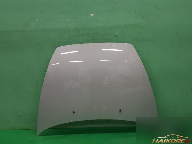 Volvo C30 2010 — капот