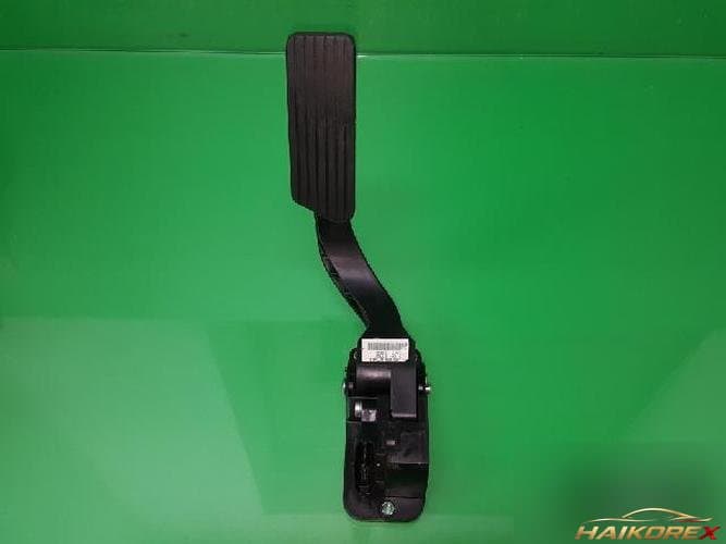 Kia Opirus 2008 — педаль акселератора 327003F900