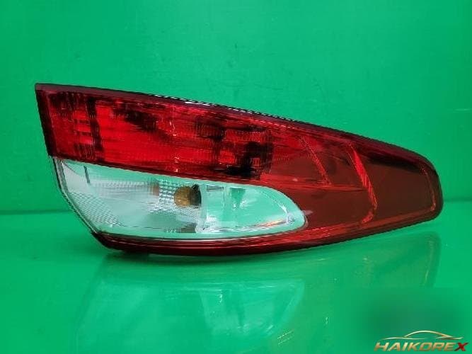 Renault SM3 2010 — комбинированный фонарь задний левый 265550016R